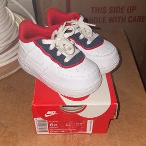 Nike Kids White and Navy Sneakers